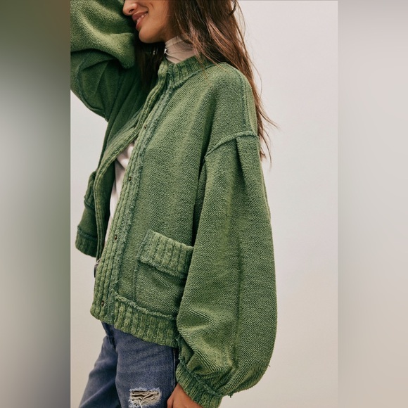 $168! FREE PEOPLE  We The Free Cute In This Cardi Frosty Spruce Medium NEw - Picture 2 of 4